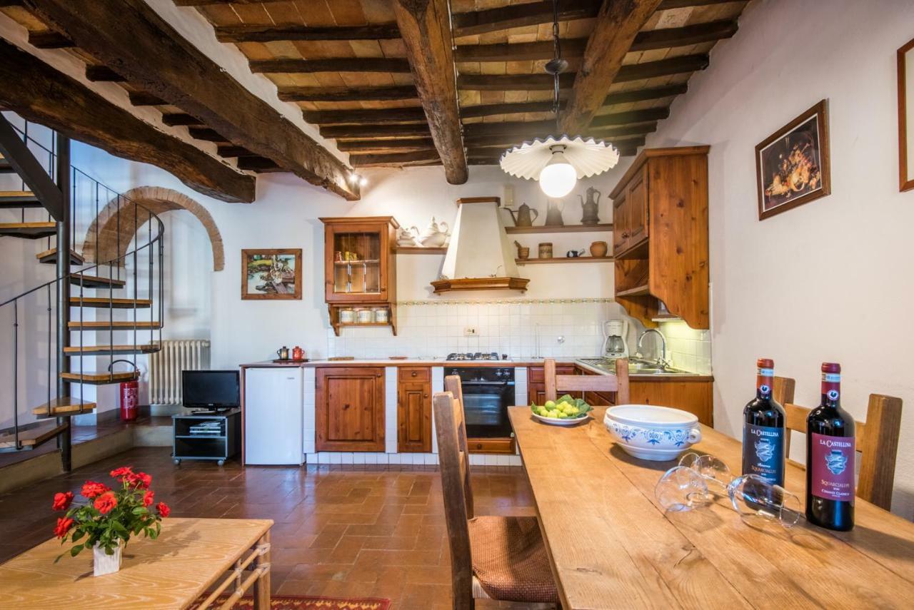 Agriturismo La Ferrozzola Кастелина ин Кианти Екстериор снимка